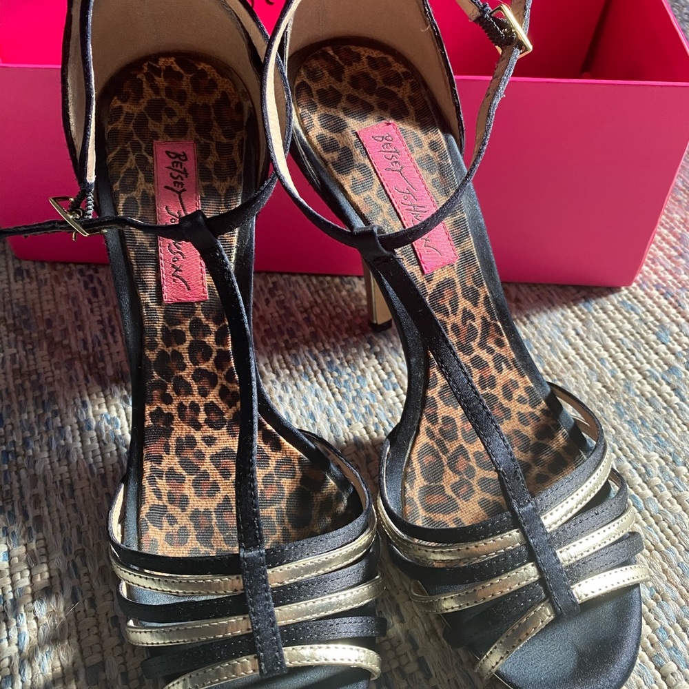 🔥2/$30 Bestsey Johnson Heels 7M
